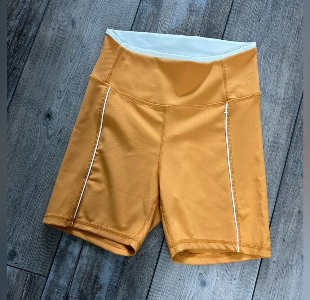 Wilo The Label Women's Swift Bike Shorts Small Yellow Orange Marigold Athletic